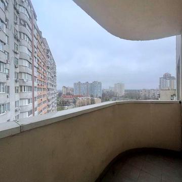 Однокімнатна квартира з балконом здається  в оренду
