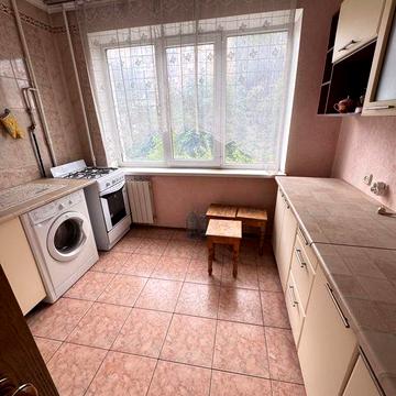 Продам 3 к квартиру в Києві, О. Тихого.
