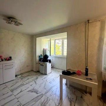 1 комнатная квартира в центре Поселка Котовского