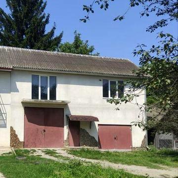 Дворівневий будинок