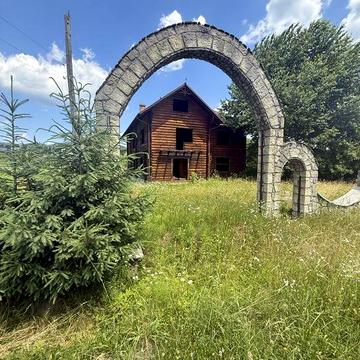 будинок в Карпатах 270м2 біля річки гараж літня кухня