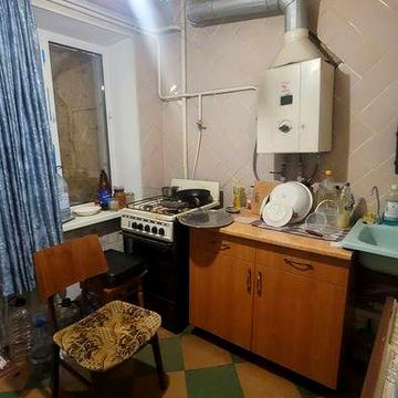 Продам 2-во кімнатну в Марганці.