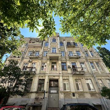 Метро Золоті Ворота-10 хв Рейтарська,25/Стрілецька/Гончара  Квартира в центрі Києва