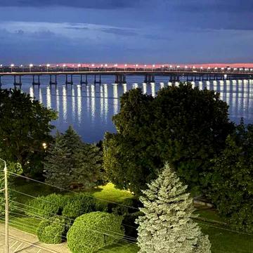 Продаж 4-кімнатної квартири з ремонтом, технікою, меблями Центр, Набережна Січеславська