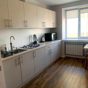 У продажу комфортна трикімнатна квартира в цегляному будинку біля моря та Аркадії на Тінистій!