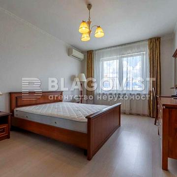 Продаж видової 2-кімн. квартири 73,5 м.кв. Гарний ремонт, Меблювання. Краківська, 13А Дніпровський р-н Метро Чернігівська Дарниця