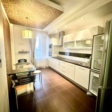 Київ. Оренда 1 кімнатної 56 кв.м. проспект Лобановського, 6-Г біля Севастопольської площі в Соломенському районі.
