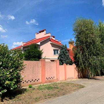 Будинок у Чорноморську гарне місцерозташування