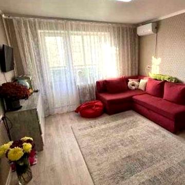 Затишна 1-кімнатна квартира по вул. Анни Ахматової,37