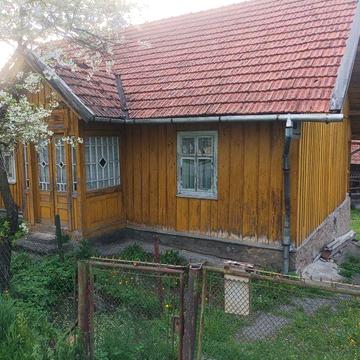 Будинок м. Хирів з ділянкою 0.5 га