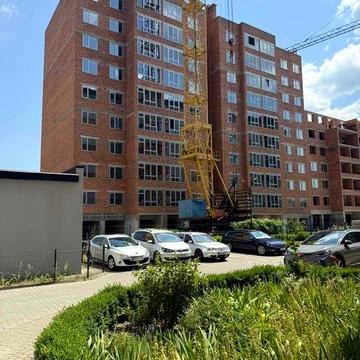 2к, виставка , 5 поверх з 10 , ціна хороша , телефонуй