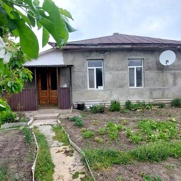Продам частину будинку. Вул.Сагайдачного,7.