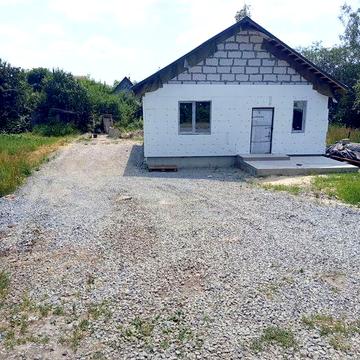 Продається будинок без внутрішніх робіт