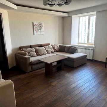 Сдам  2к квартиру в ЖК Кировский Низ Кирова Центр