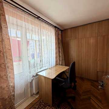 Терміновий Продаж 2х кім квартири, Центр ,Коновальця