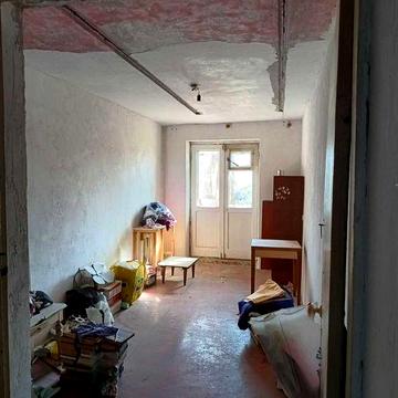 2-кімнатна квартира 46 м², центр (Погранична) 3 поверх, під ремонт