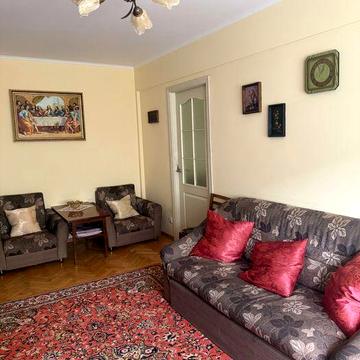 Продаж 3-кімнатної квартири в тихому районі