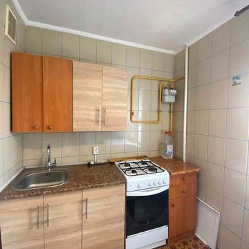 Сдам на год и более 1 комнатную в 9-ти на 1 Мая