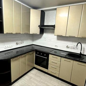 Сдам 2 х комнатную квартиру. Долгосрочно. Моторостроителей 22.