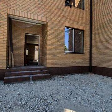 Таунхаус біля парку Незнайка, (+велика кладовка), без шуму міста, але з міськими комунікаціями
