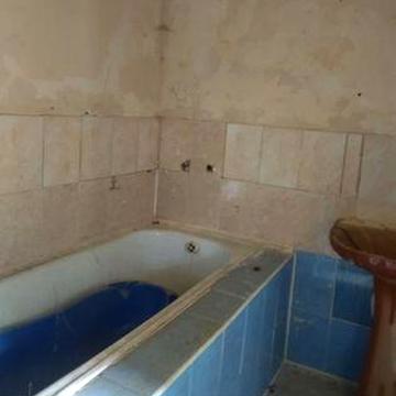Продам квартиру (під ремонт)