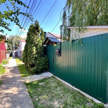 ЧУДОВИЙ  будинок вихід  на Дніпро з  ГАРАЖЕМ на 2 човни ПРИЧАЛ 18000$