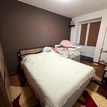 Продам 4кімнатну простору квартиру з ремонтом біля СВ на Виставці
