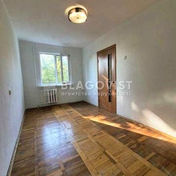 Продаж 2-кімн. квартири 46 м.кв. Хрущівка в стані "під ремонт" по вул. Мрії (Туполєва Академіка) Святошинський р-н Метро Нивки