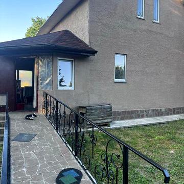 Оренда будинку за містом.Смарт-кімната.