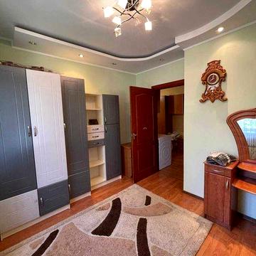 Вільна! 3кв Північний. Свіжа, прибрана з меблями та технікою