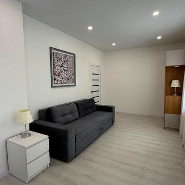Продам 2ком.квартиру. Центр. Евроремонт. АОГаз.