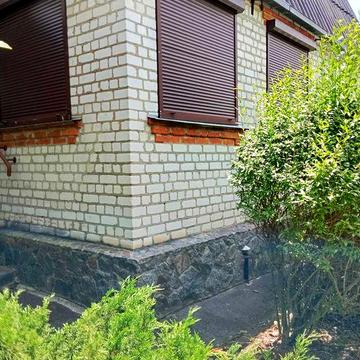 Добротный кирпичный дом в городе Люботин