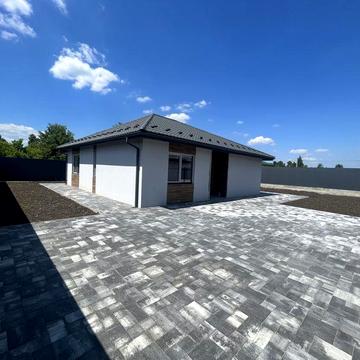 Будинок 94,2м.кв 5.6 сотих Газ Центральні кумунікації