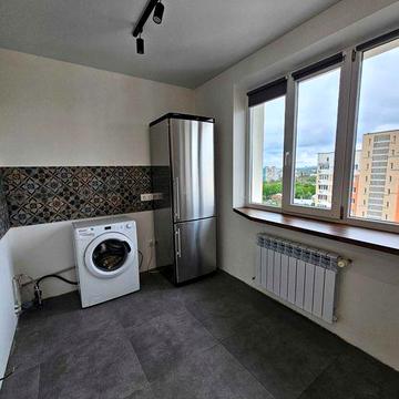 Продаж 2 к. квартири метро Спортивна і Метробудівників 2 хвилини ЖК Металіст
