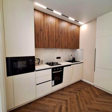 Продам 1к квартиру 41,3м2 з новим дизайнерським ремонтом! Заходь і живи! Є газ!