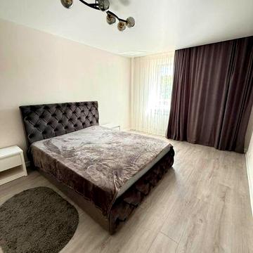 Світла квартира (вул. Галицька 29б)