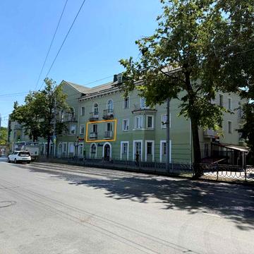 Трикімнатна в центрі Рівне понад Соборною. Під житло, хостел, офіс.