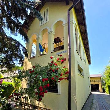 Продаж будинку у житловому стані з ділянкою 12 сот. у 10ти км від Львова