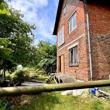Будинок в перспективносу місці 8км від міста