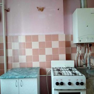 Продам 2-комн. квартиру - сталинку