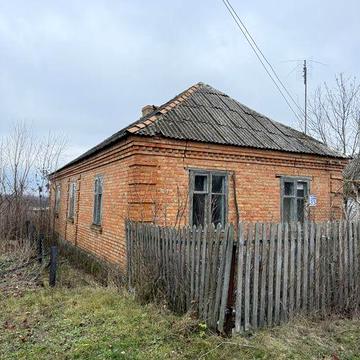 Будинок 10 км від Олександрії , будинок під ремонт відновлення, є газ , електроенергія, вода на теритиріі