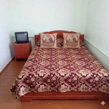 Здається 2-кімнатна квартира в передмісті.
