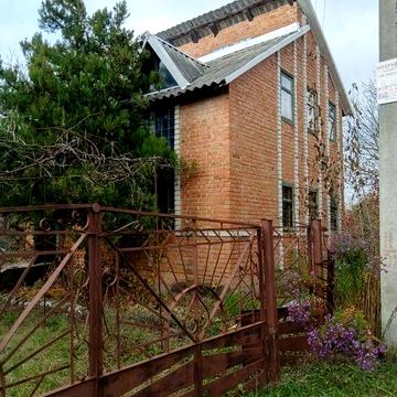 Двоповерхова дача в Петрівці