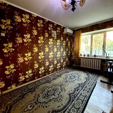 Продаж двокімнатної квартири в жилому стані , Благовістна 169