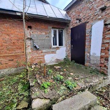 Будинок 4 спалень Голосків