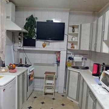 Продам 2х этажный дом в Подгородном, все коммуникации , ухоженный двор