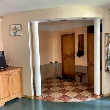 Продаж 3к Квартира Шнеєрсона Менахем-Мендл вулиця