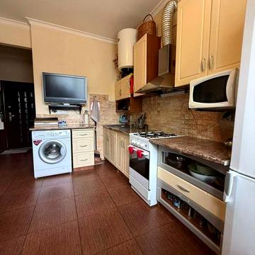 Продам 2к квартиру "сталинку". Независимости,6 (Титова,6)