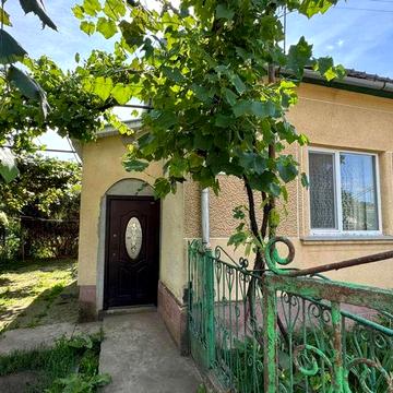 Затишний одноповерховий будинок на 6 сотках в Ужгороді, тихий район Краснодонців (кінець Радванки)