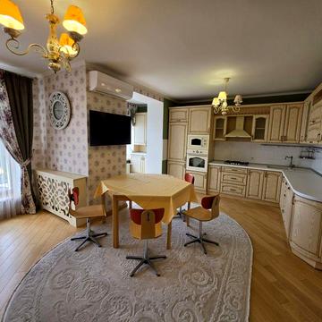 Оредна квартири 150м2 в самому центні з терасою 35м2